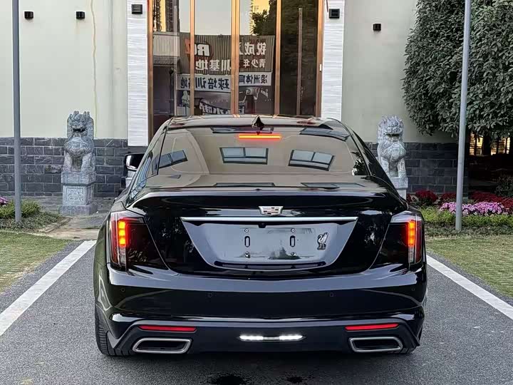 Photo 8 - Cadillac CT5