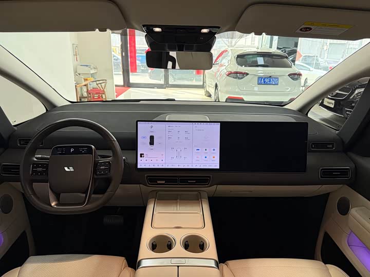 Фото 6 - LiXiang Mega