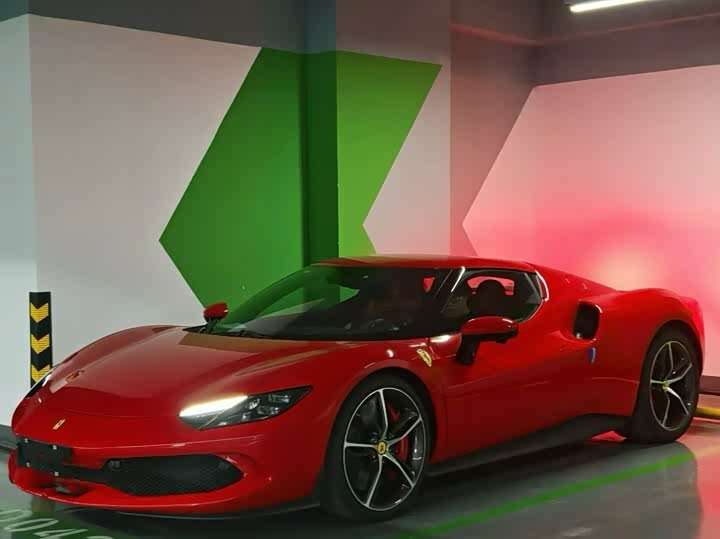 Фото 1 - Ferrari 296