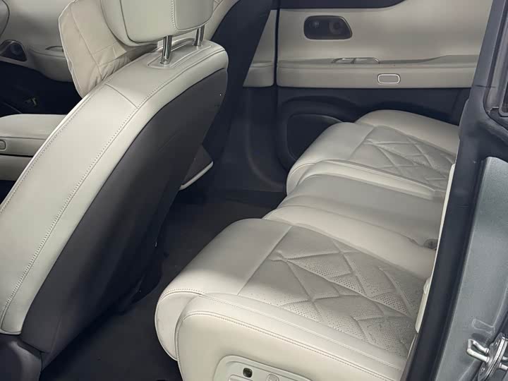 Фото 8 - Nio ET7