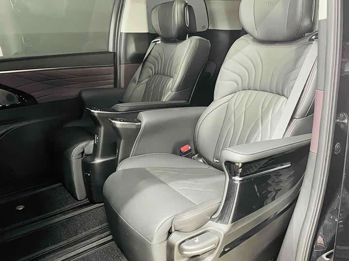 Фото 9 - GAC Trumpchi M8