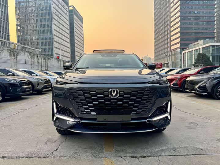 Фото 8 - Changan UNI-K