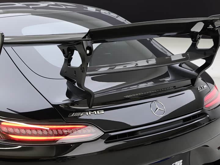 Фото 9 - Mercedes-Benz AMG GT