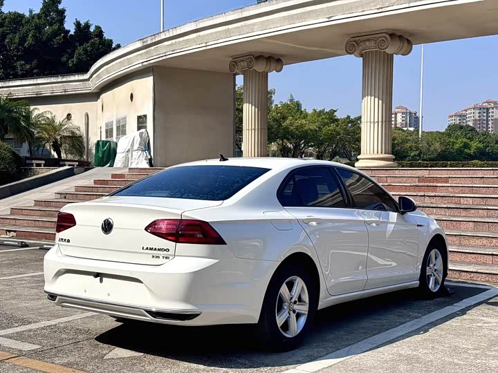 Фото 9 - Volkswagen Lamando L