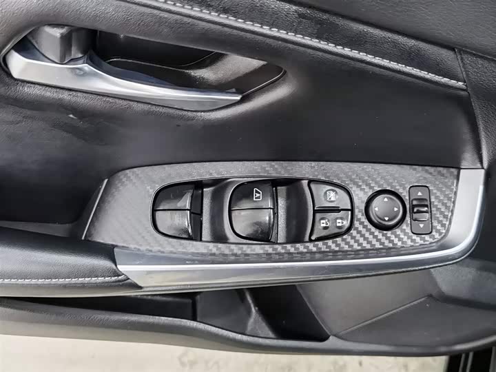 Фото 9 - Nissan Sylphy