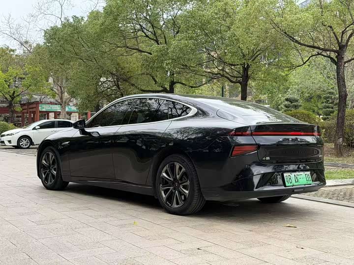 Фото 3 - XPeng P7