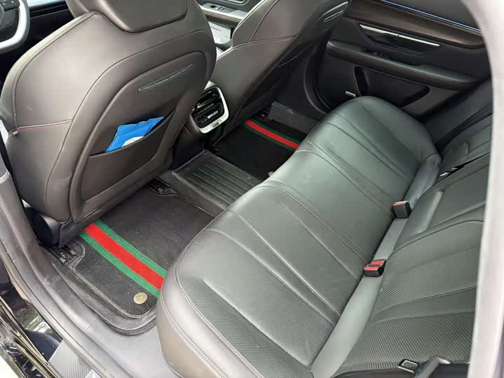 Фото 8 - XPeng P7