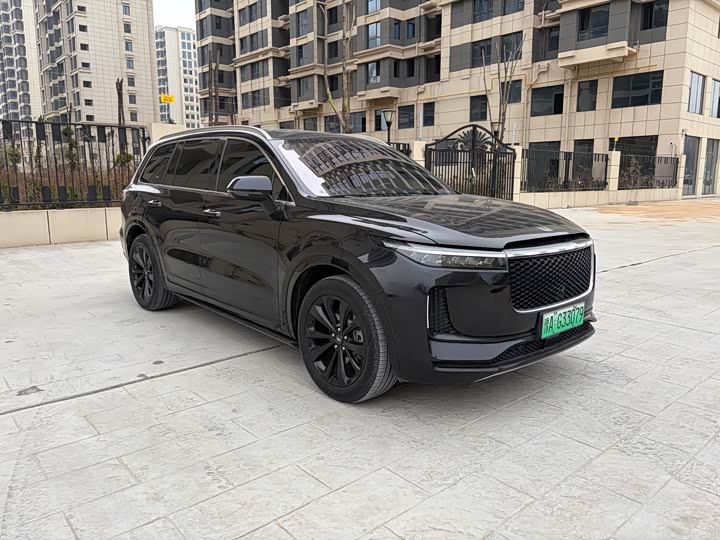 Фото 3 - LiXiang One