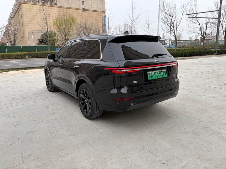 Фото 7 - LiXiang One