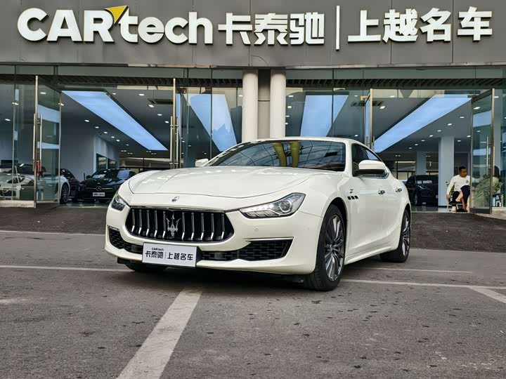 Photo 1 - Maserati Ghibli