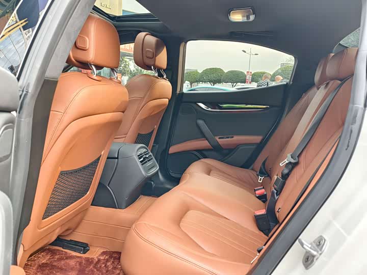 Photo 5 - Maserati Ghibli