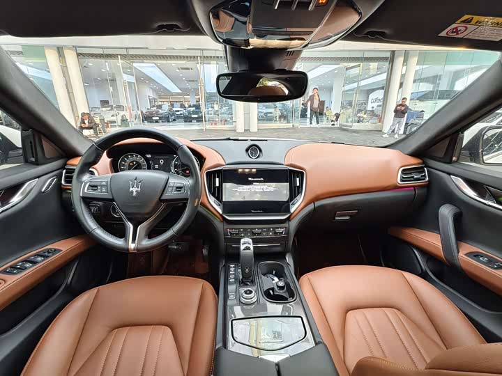 Photo 6 - Maserati Ghibli