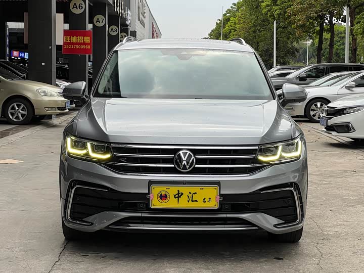 Фото 2 - Volkswagen Tiguan L Pro