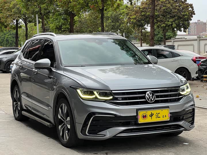 Фото 3 - Volkswagen Tiguan L Pro