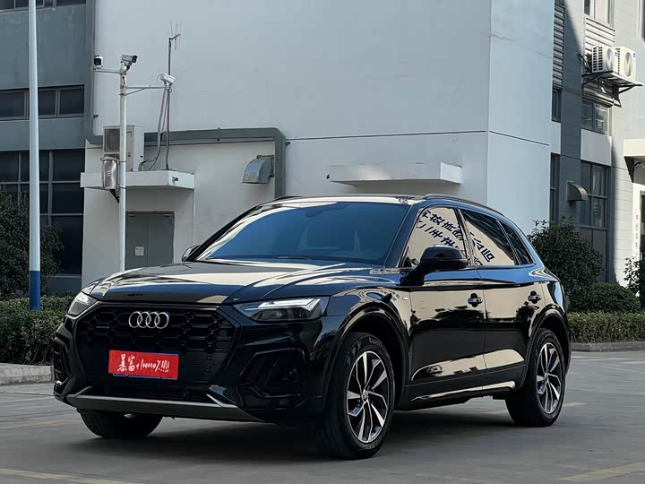 Фото 1 - Audi Q5L