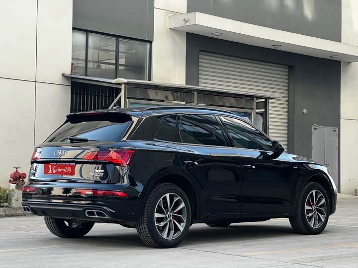 Фото 4 - Audi Q5L