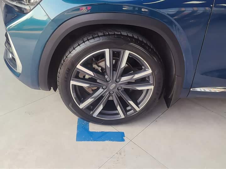 Фото 6 - Geely Monjaro