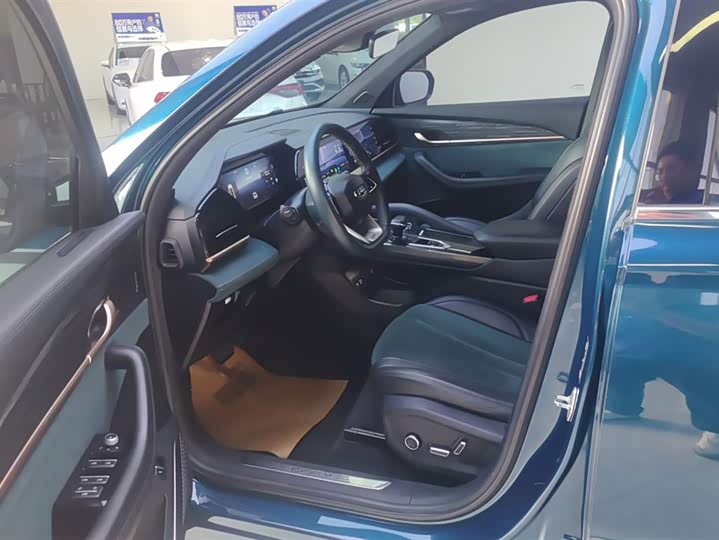 Фото 9 - Geely Monjaro