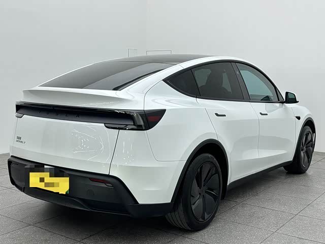 Photo 6 - Tesla Model Y