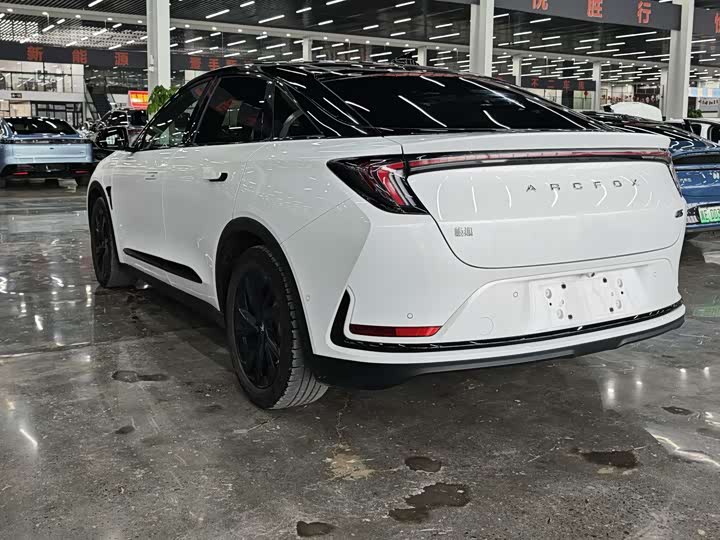 Photo 7 - BAIC Arcfox Alpha S