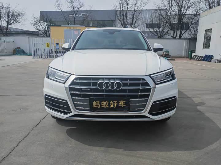 Фото 2 - Audi Q5L