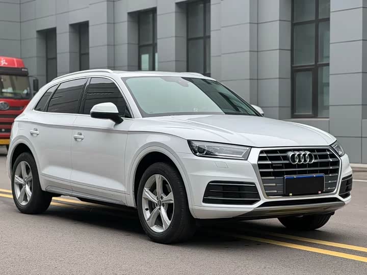 Фото 3 - Audi Q5L