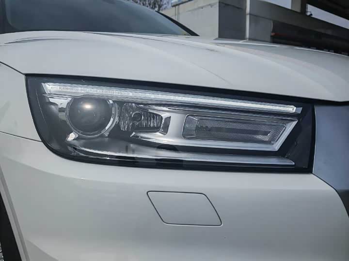 Фото 8 - Audi Q5L