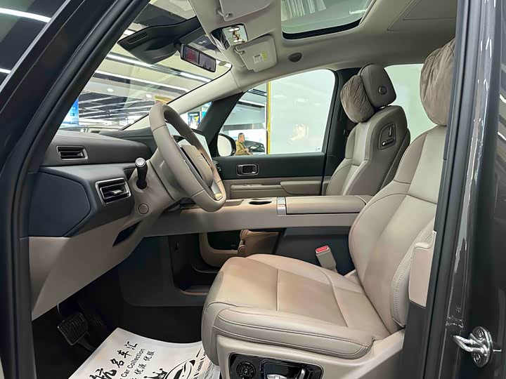 Фото 8 - LiXiang Mega