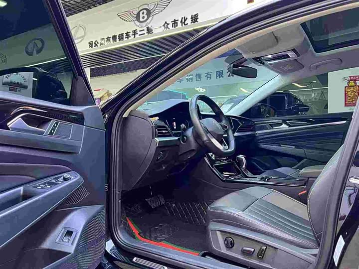 Фото 4 - Volkswagen Passat