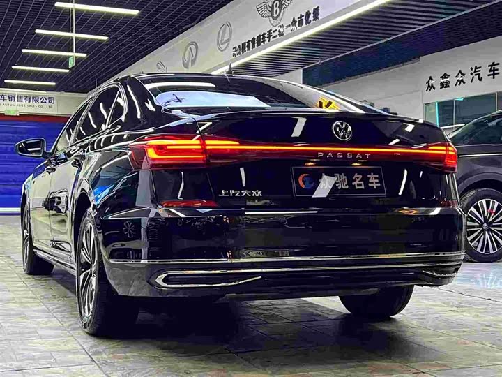 Фото 9 - Volkswagen Passat