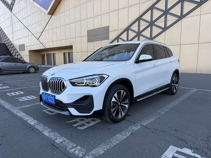 Фото 1 - BMW X1