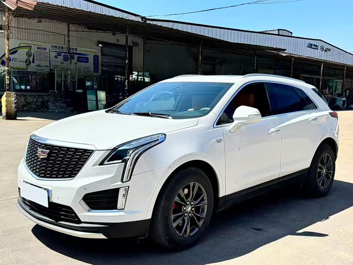 Фото 1 - Cadillac XT5