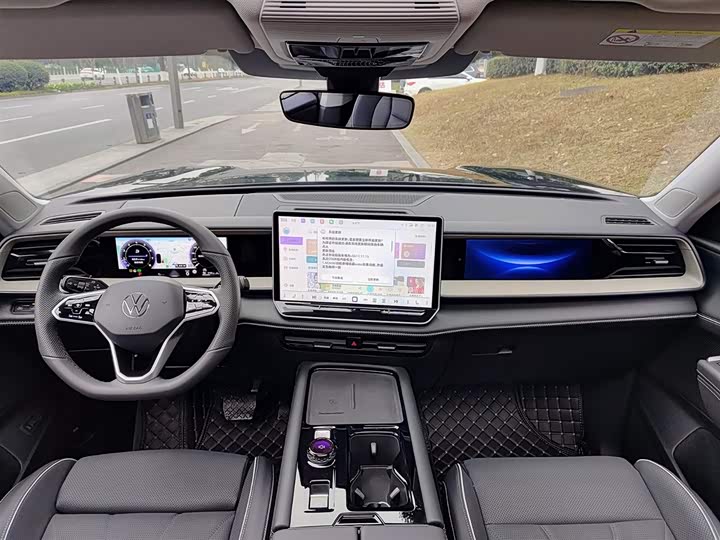 Photo 6 - Volkswagen Teramont Pro