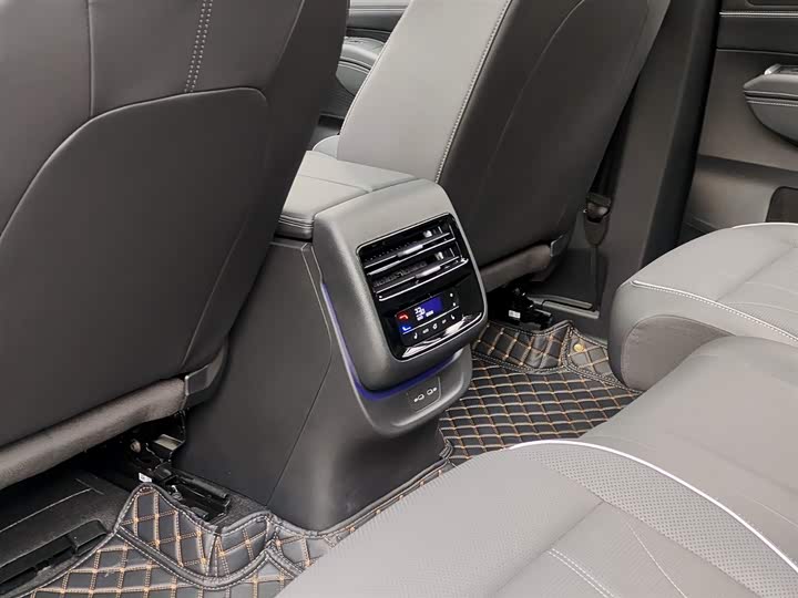 Photo 9 - Volkswagen Teramont Pro