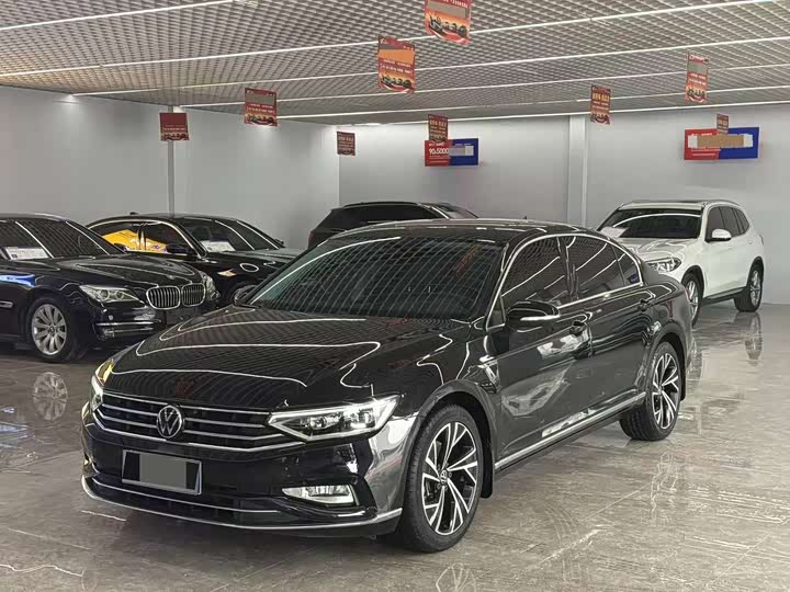 Photo 1 - Volkswagen Magotan