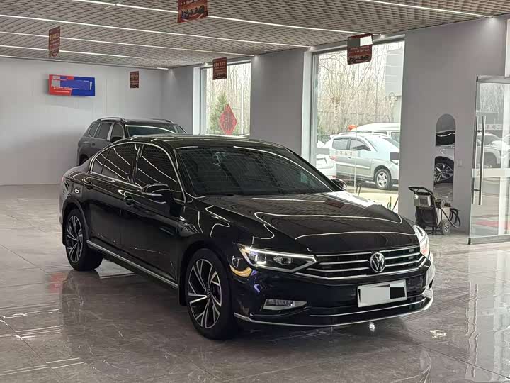 Photo 3 - Volkswagen Magotan