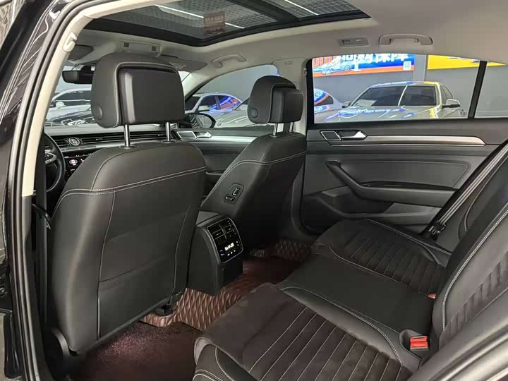 Photo 6 - Volkswagen Magotan