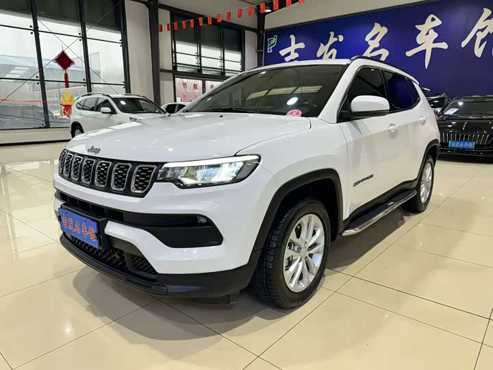 Фото 1 - Jeep Compass