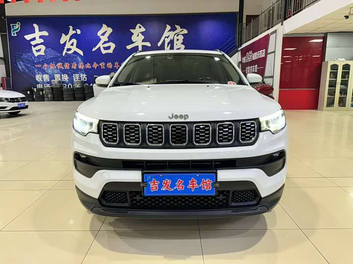 Фото 2 - Jeep Compass