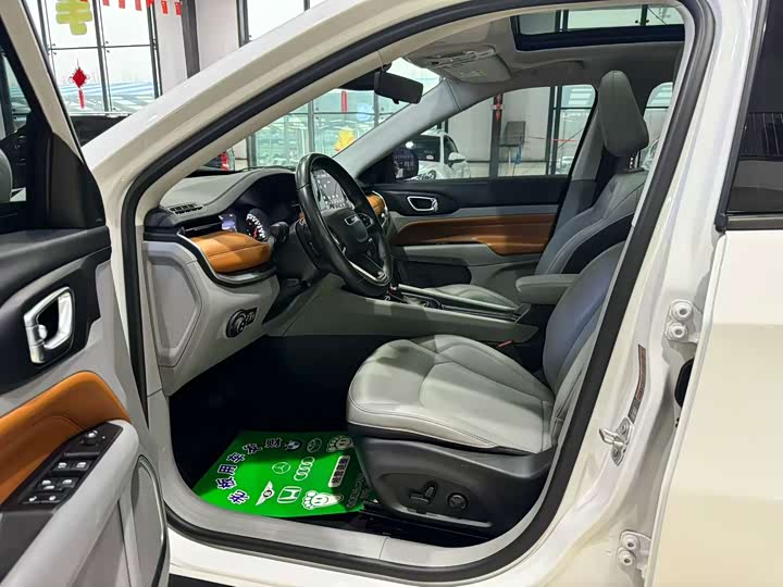 Фото 4 - Jeep Compass