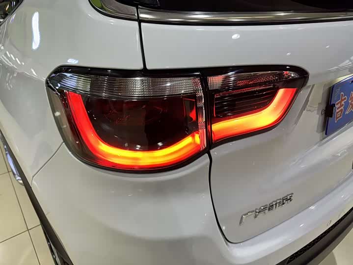 Фото 6 - Jeep Compass