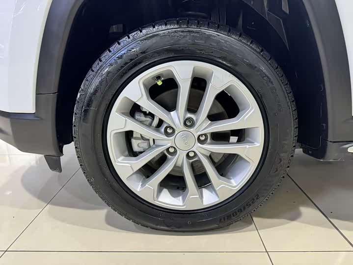 Фото 8 - Jeep Compass