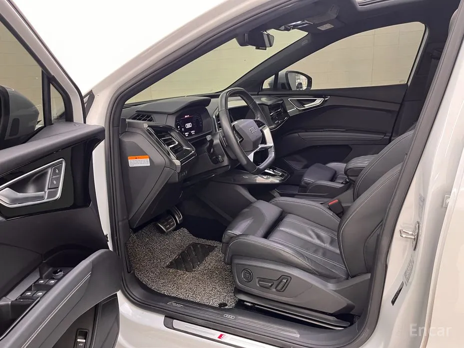 Фото 12 - Audi Q4 e-tron