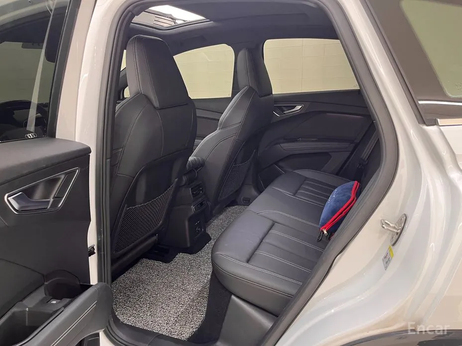 Фото 13 - Audi Q4 e-tron