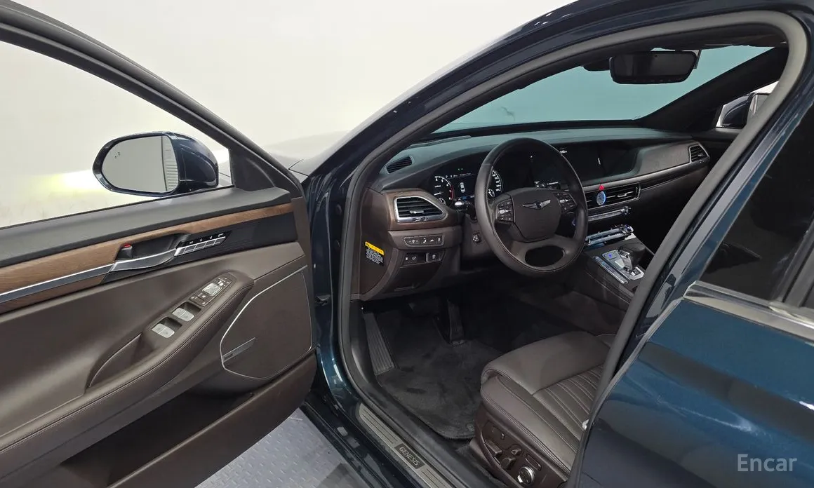 Фото 10 - Genesis G90