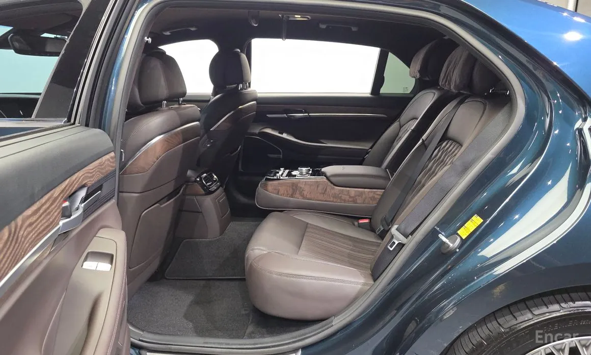 Фото 11 - Genesis G90