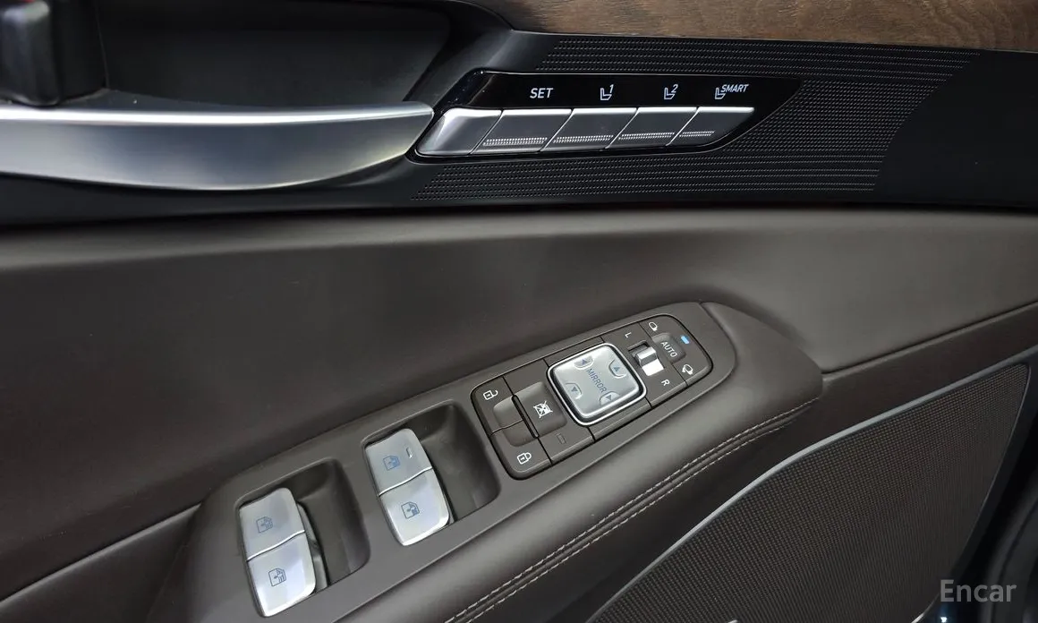 Фото 12 - Genesis G90