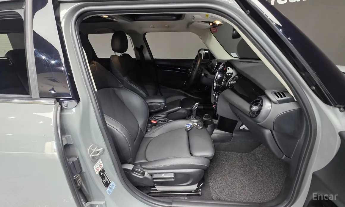 Фото 10 - Mini Cooper