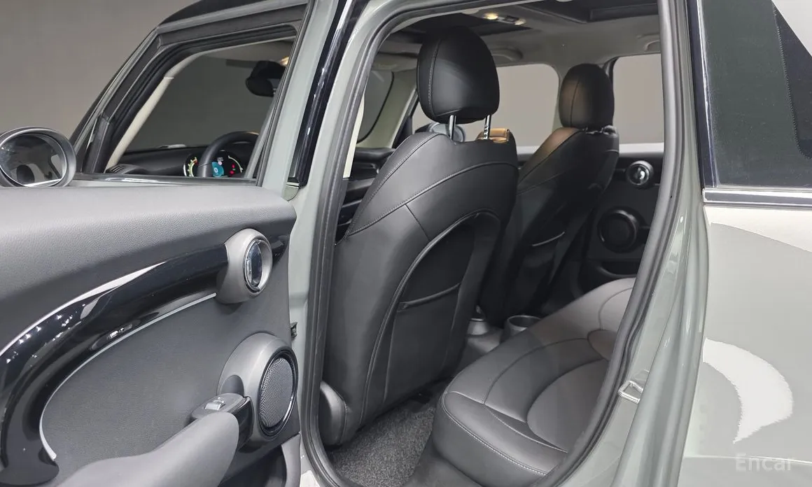 Фото 18 - Mini Cooper