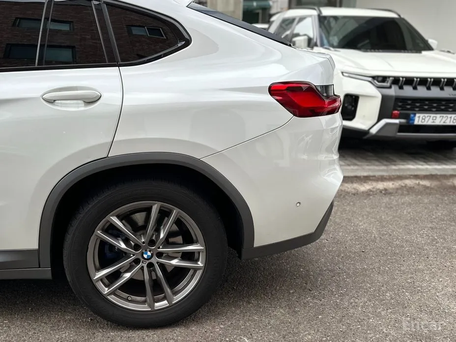 Photo 18 - BMW X4